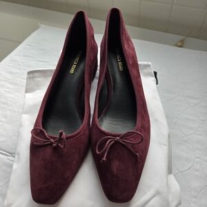 Veronica Beard Burgundy Suede Toe Pumps,s8.5